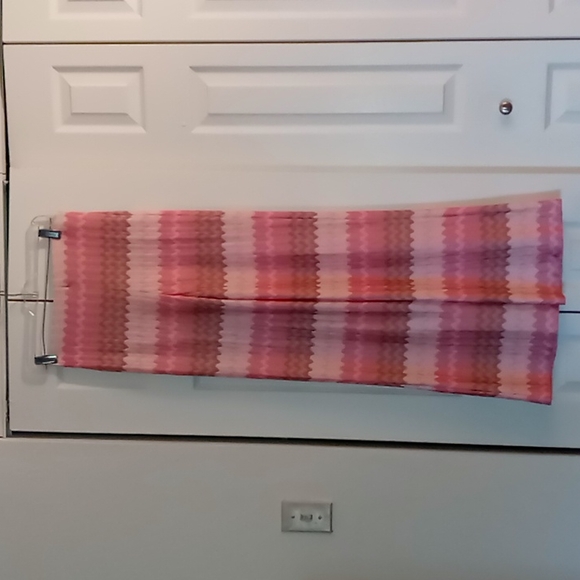 Forever 21 groovy patterned pink flare pants - Picture 3 of 3